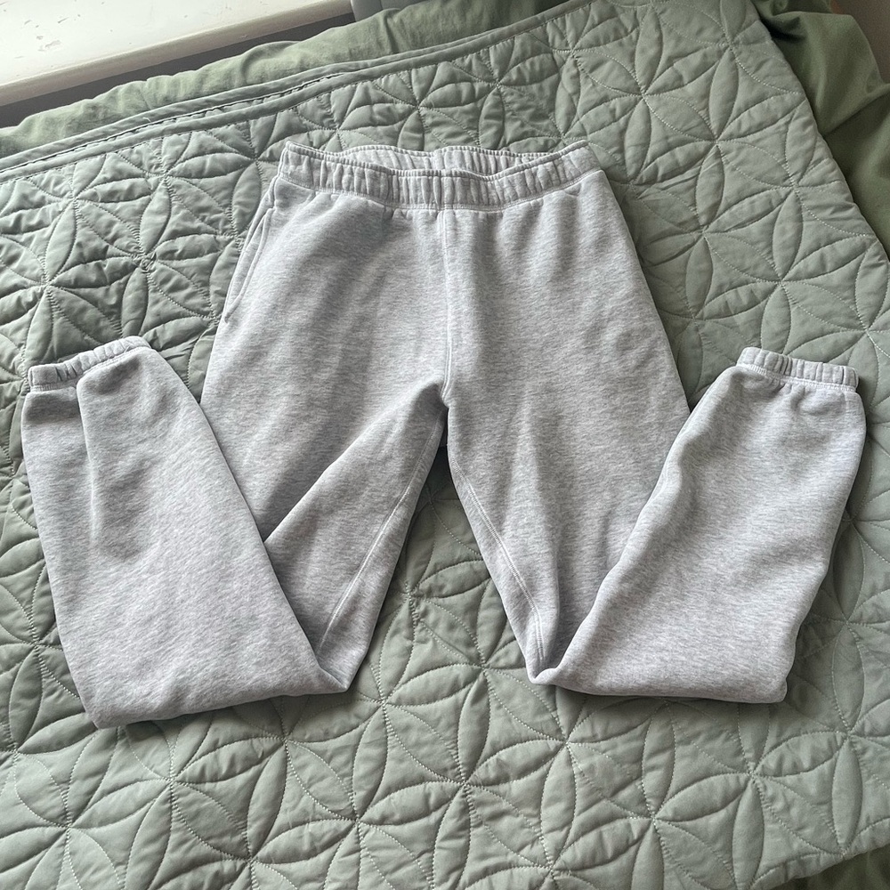 TNA Aritzia Sweatpants
